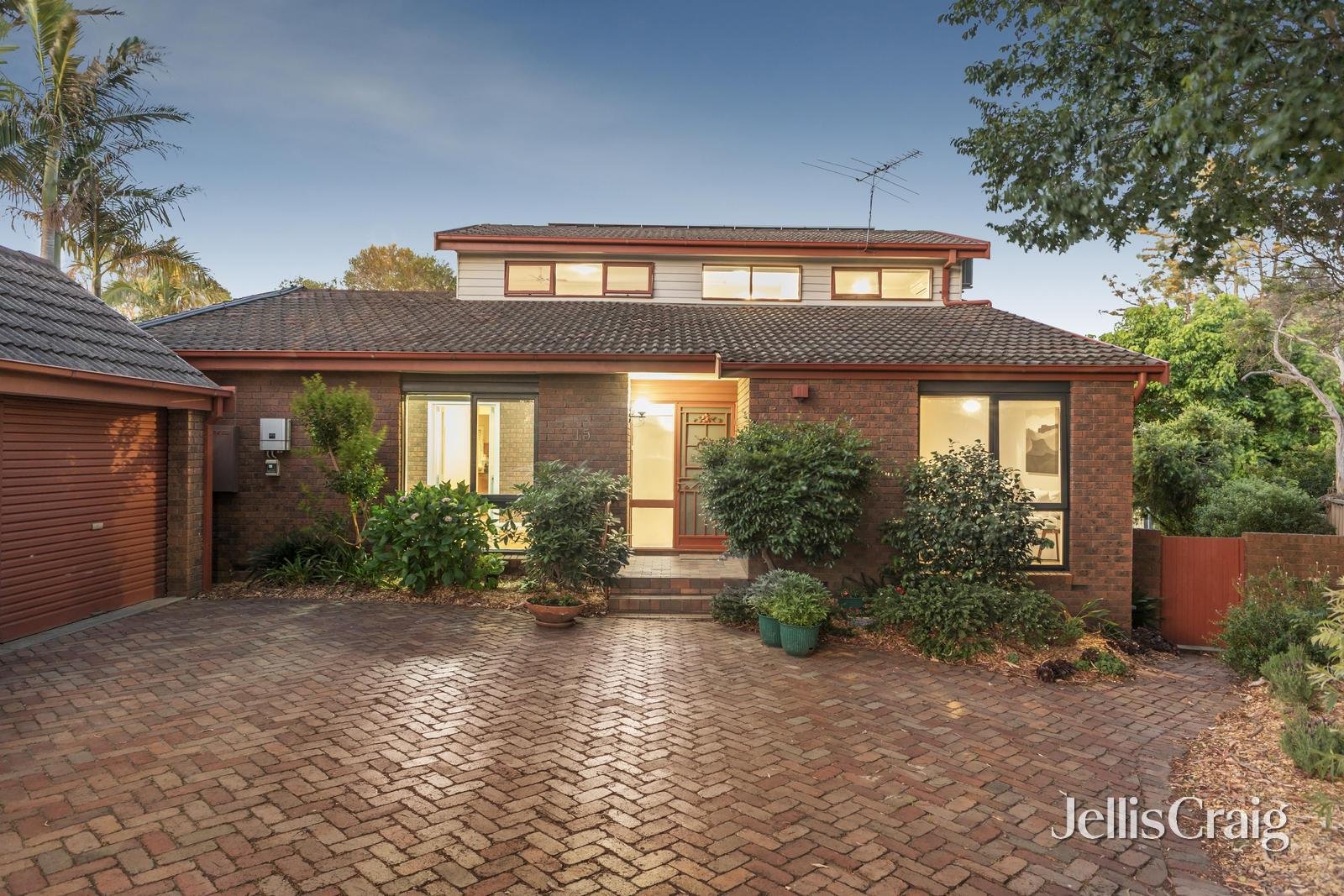 15 Westmere Place, Viewbank image 2
