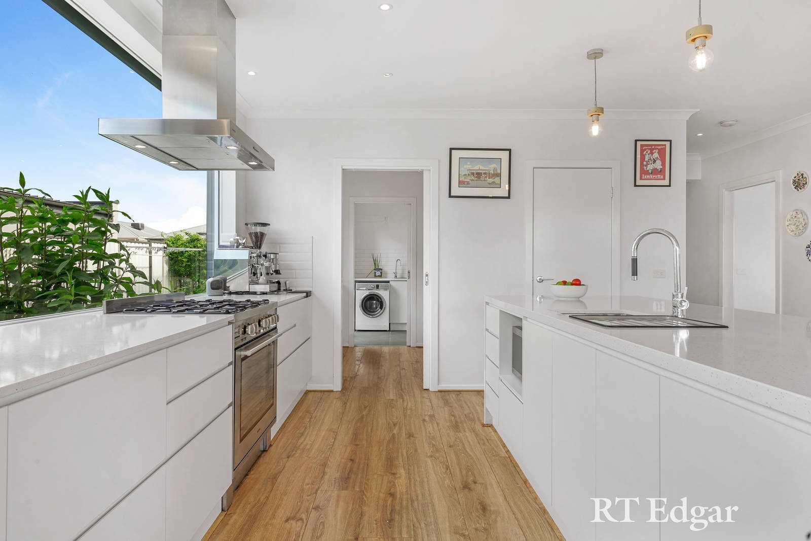 Property Gallery Thumbnail 6