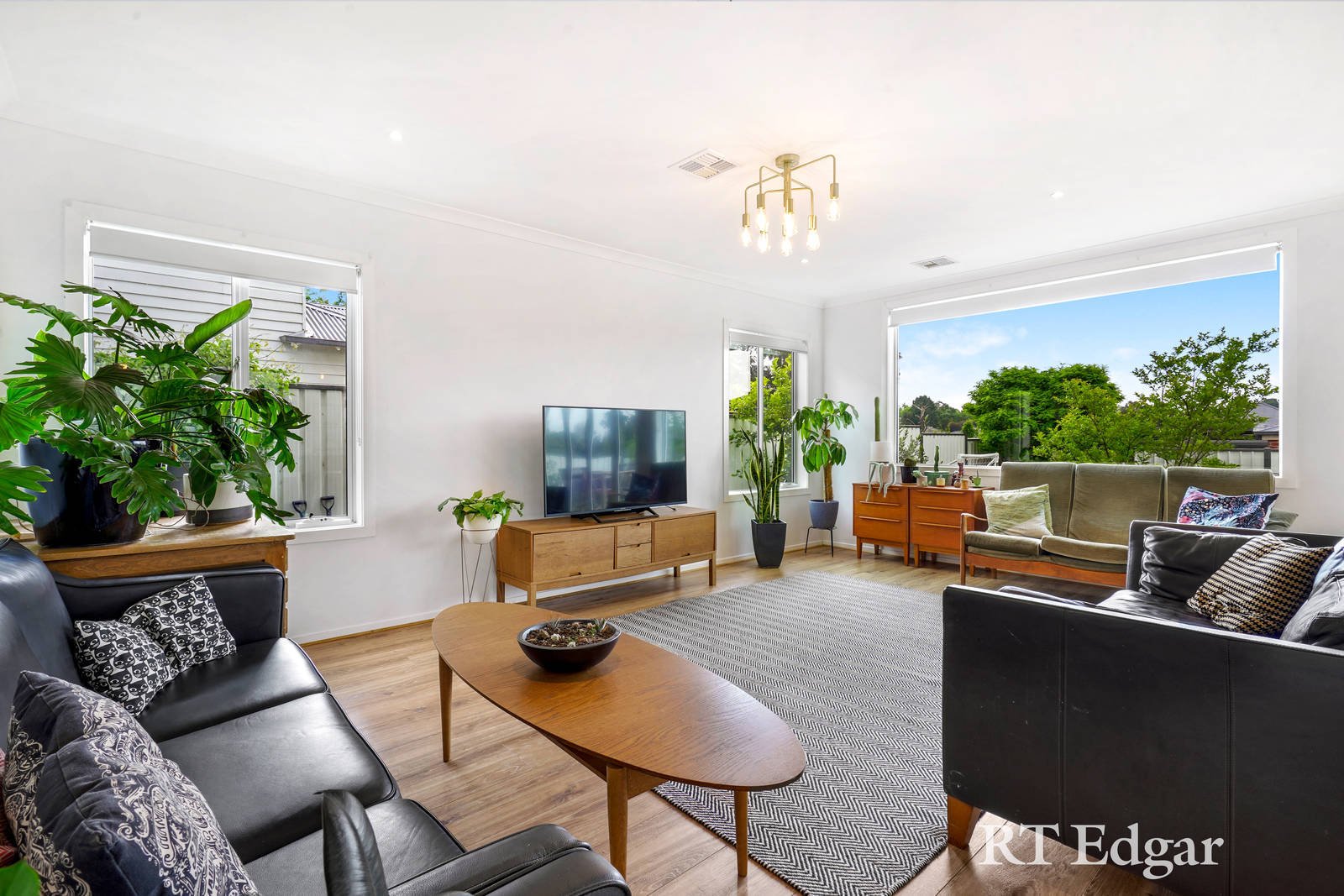 Property Gallery Thumbnail 9