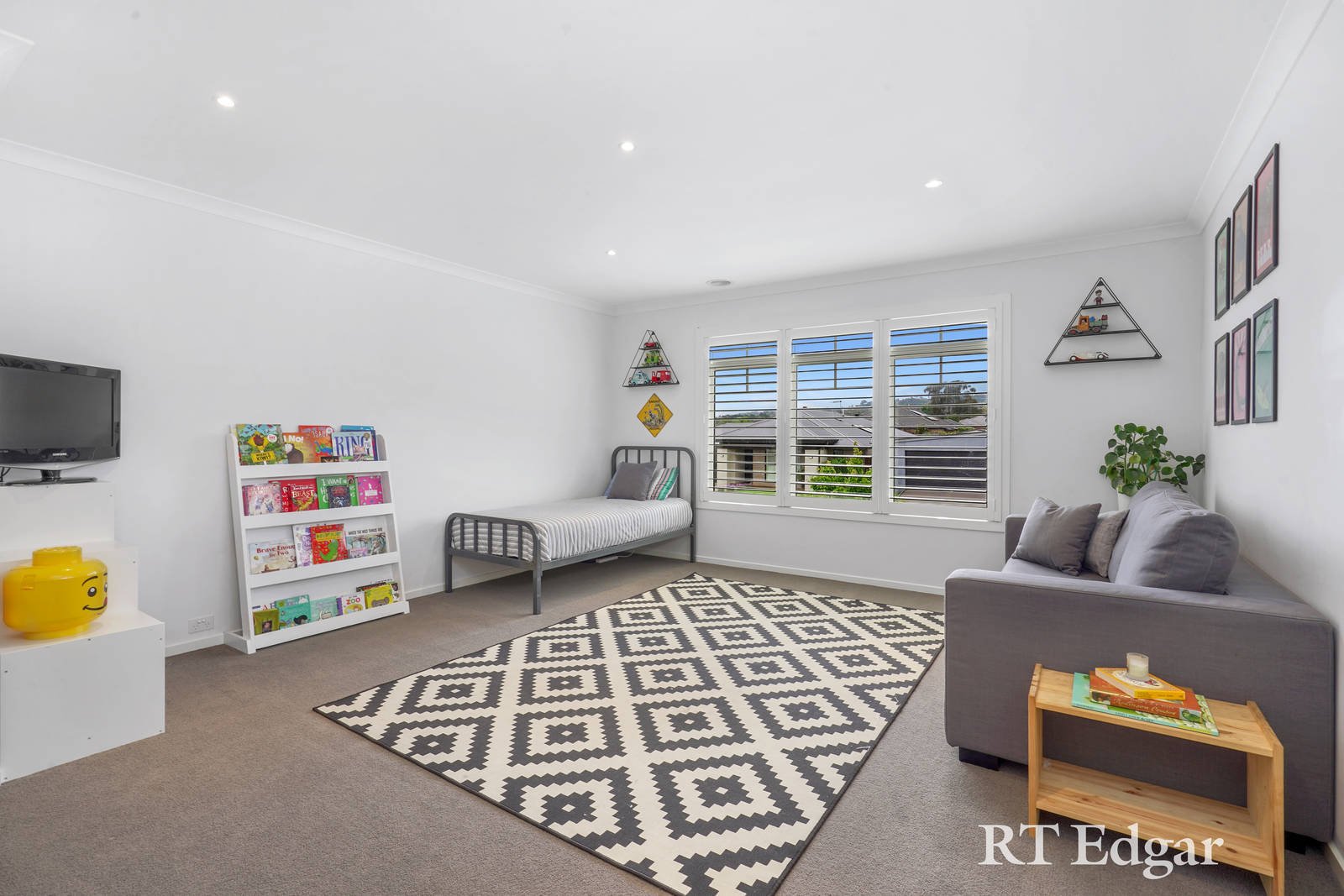 Property Gallery Thumbnail 16