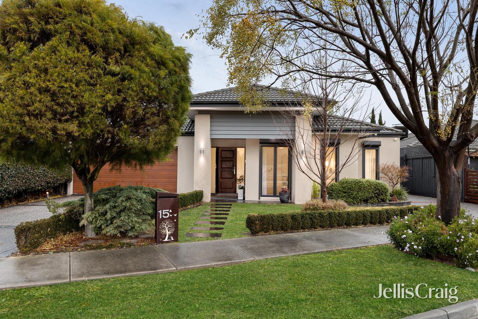 15 Williamsbrook Avenue, Doreen image 1