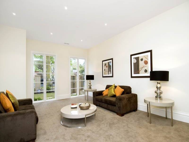 15 Windsor Crescent, Surrey Hills image 5