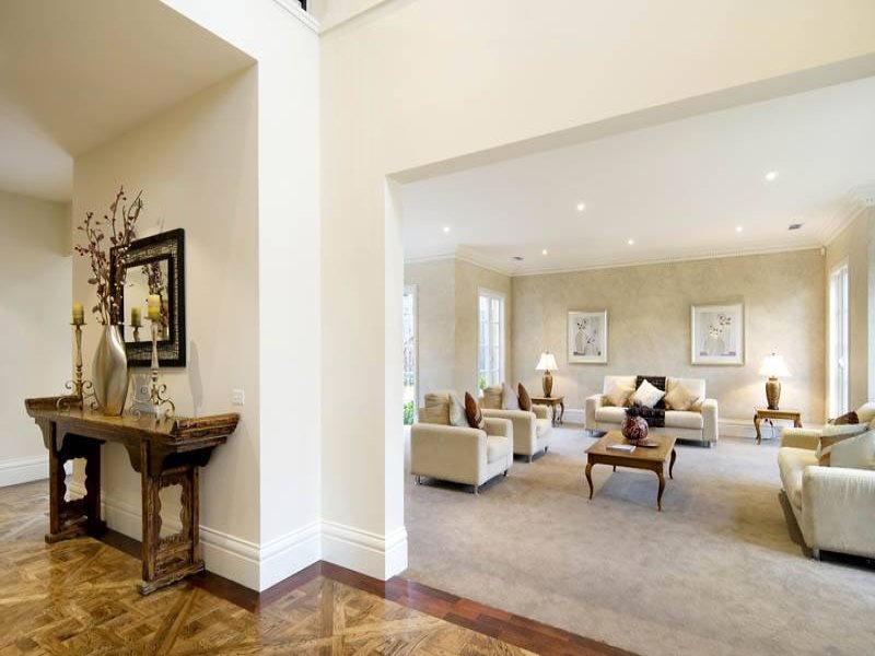 15 Windsor Crescent, Surrey Hills image 10