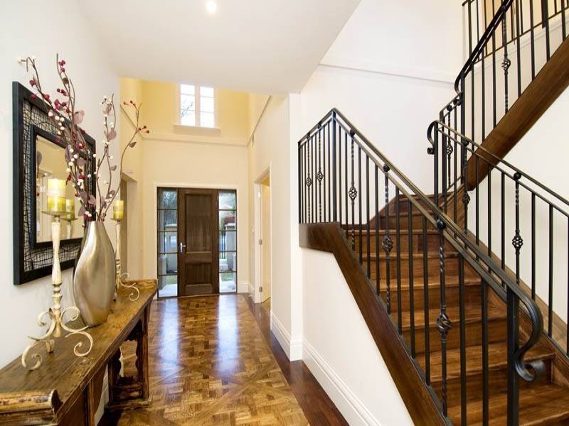 15 Windsor Crescent, Surrey Hills image 13