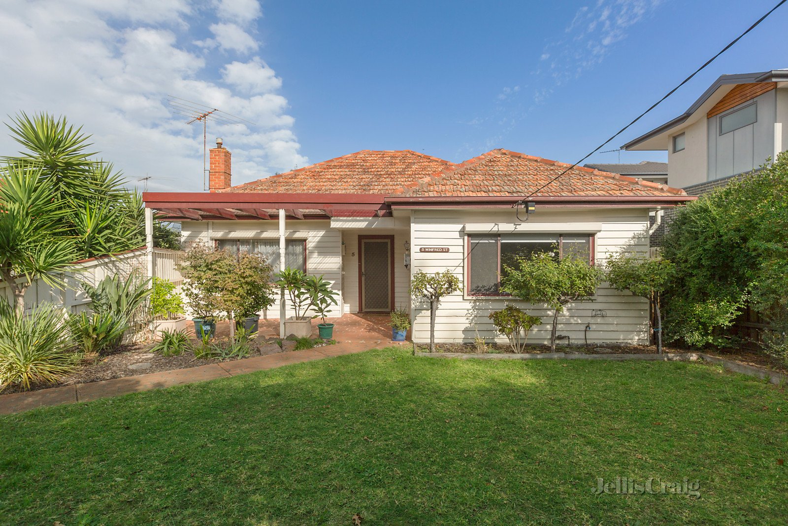 1/5 Winifred Street, Oak Park image 1