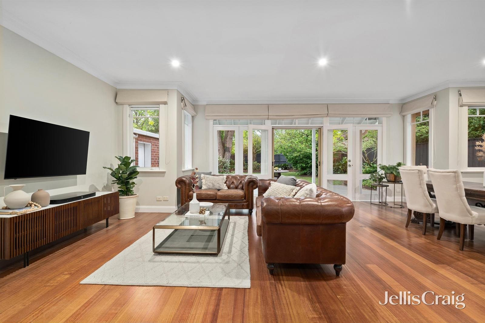 15 Wolseley Crescent, Blackburn image 3