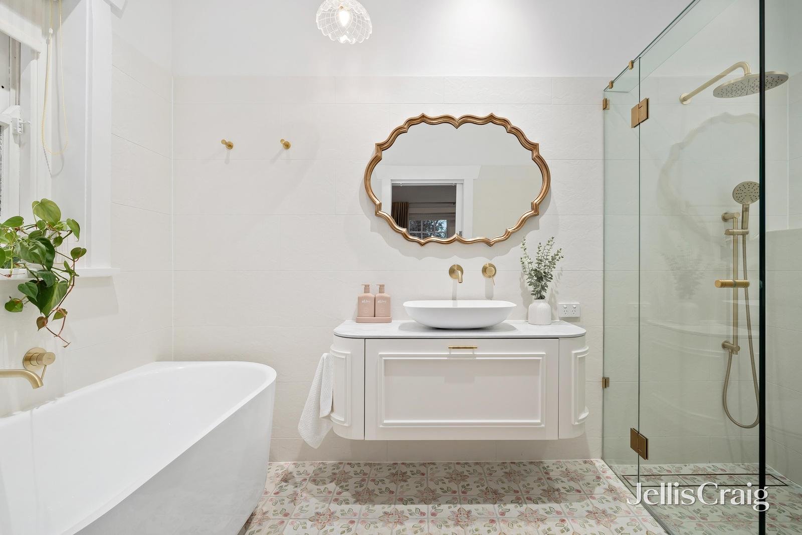 15 Wolseley Crescent, Blackburn image 8