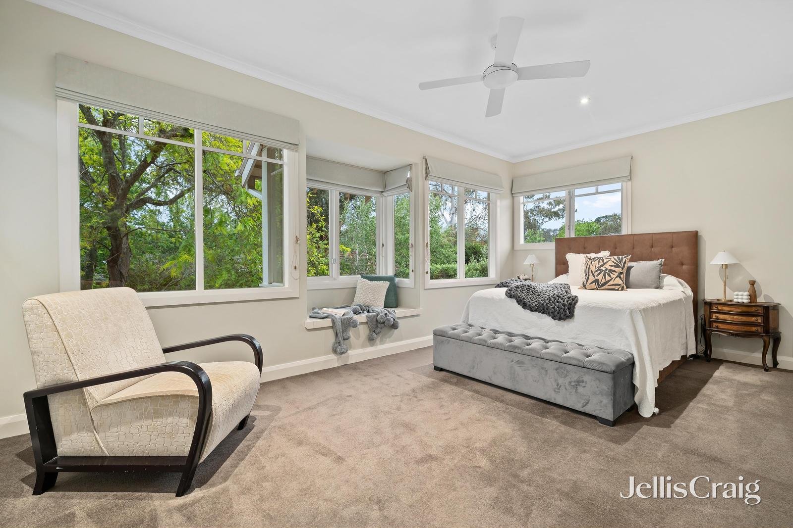 15 Wolseley Crescent, Blackburn image 9