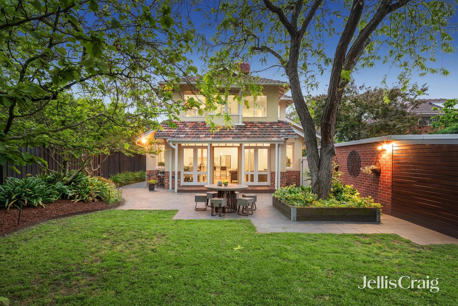 15 Wolseley Crescent, Blackburn image 11