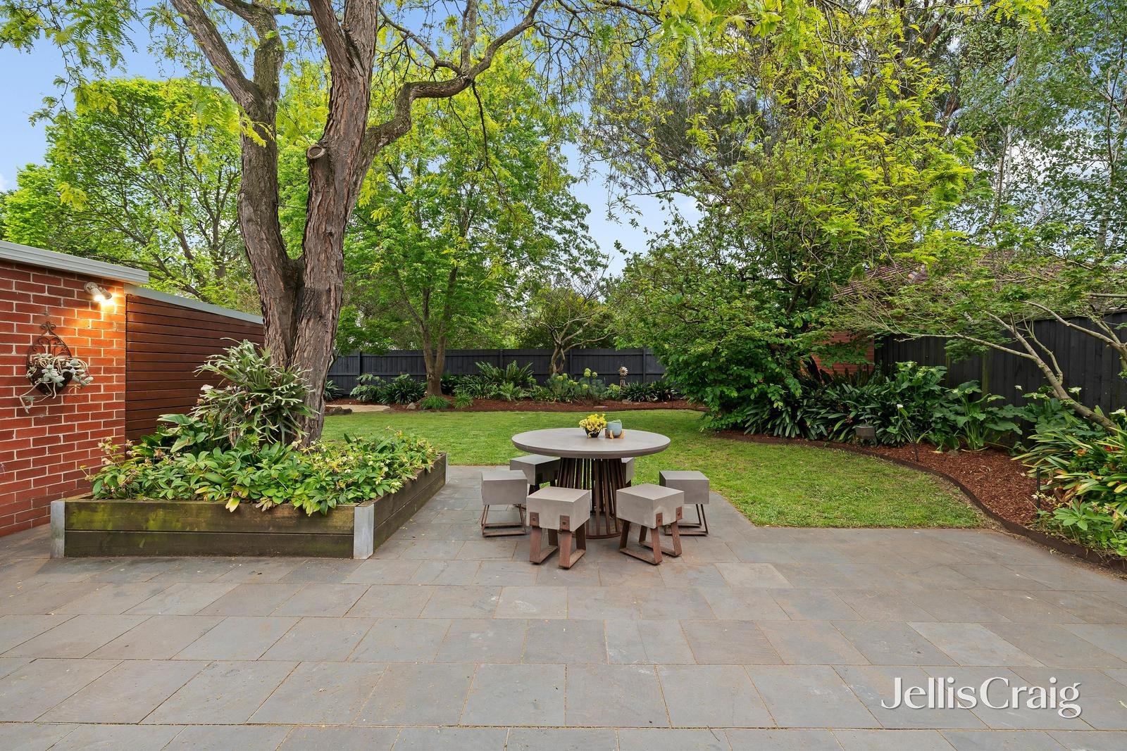 15 Wolseley Crescent, Blackburn image 12