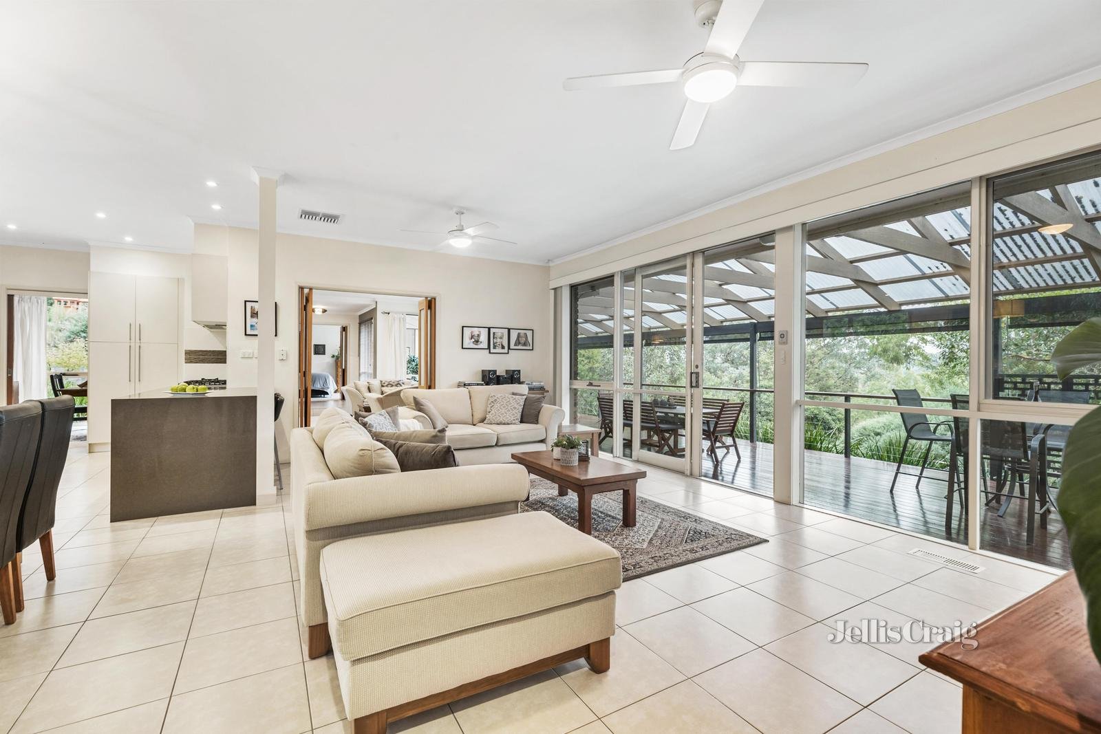 15 Woodhill Close, Research image 8
