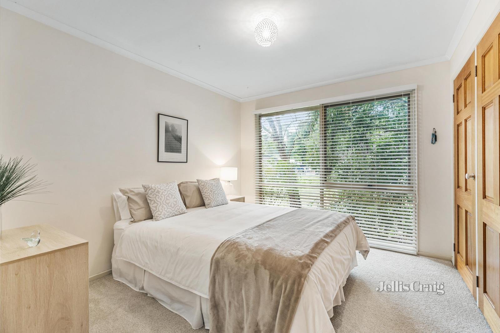 15 Woodhill Close, Research image 13