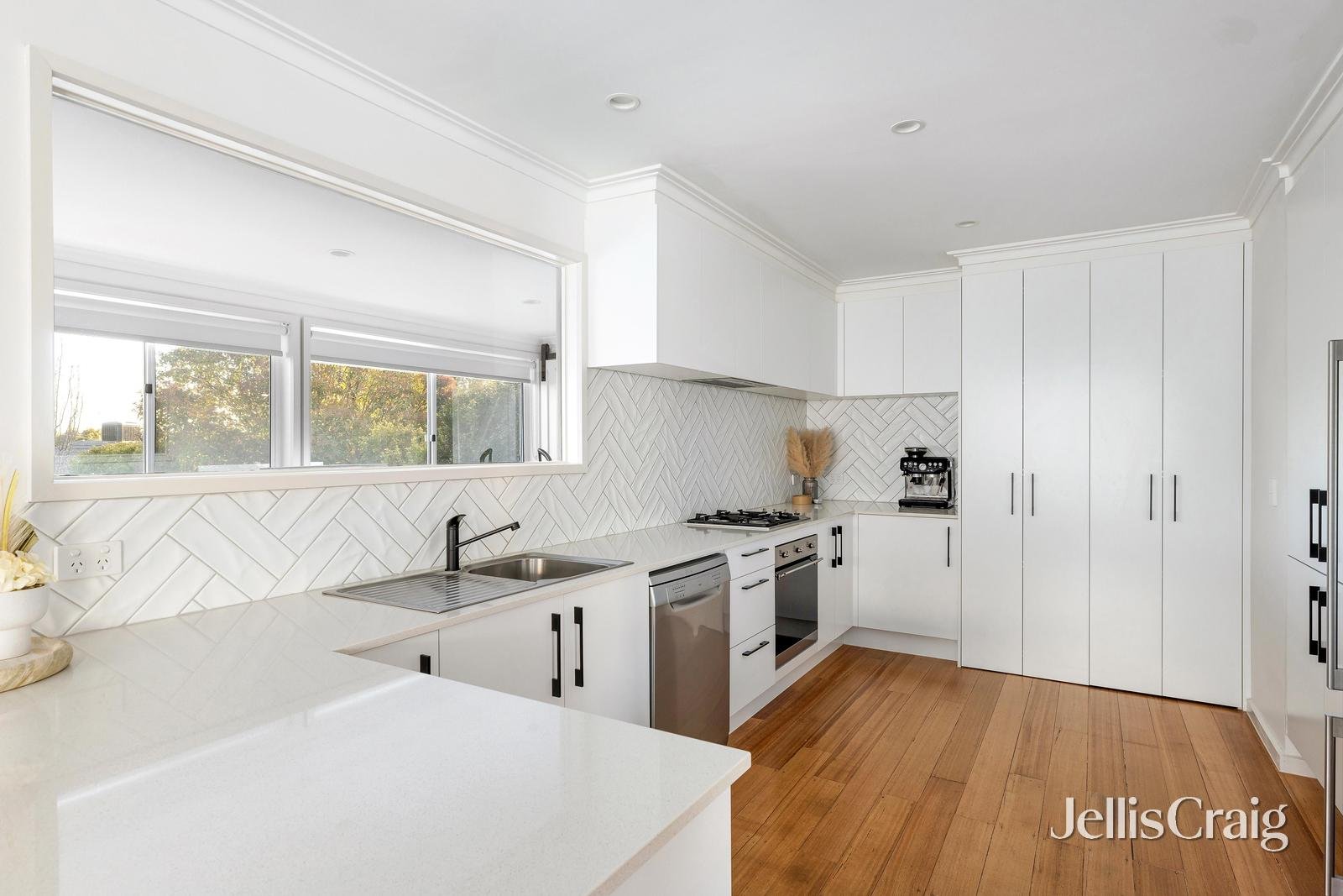 15 Yerrawa Drive, Watsonia image 3