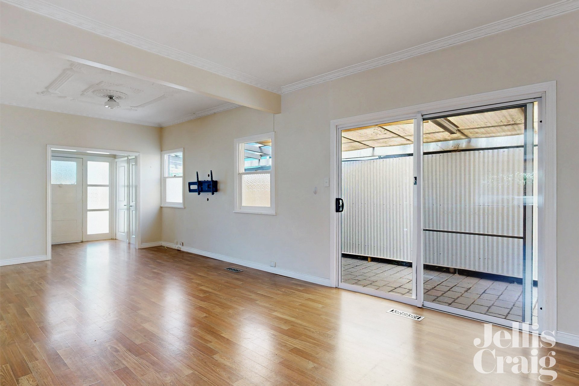 15 Yorkshire Street, Pascoe Vale image 3