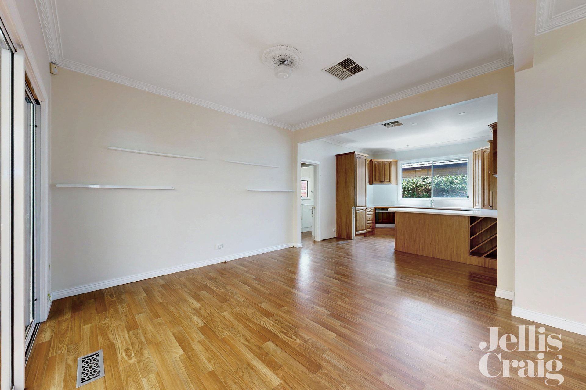 15 Yorkshire Street, Pascoe Vale image 5