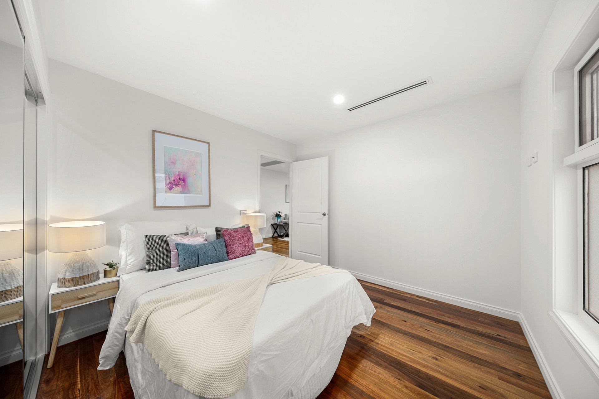 Property Gallery Thumbnail 11