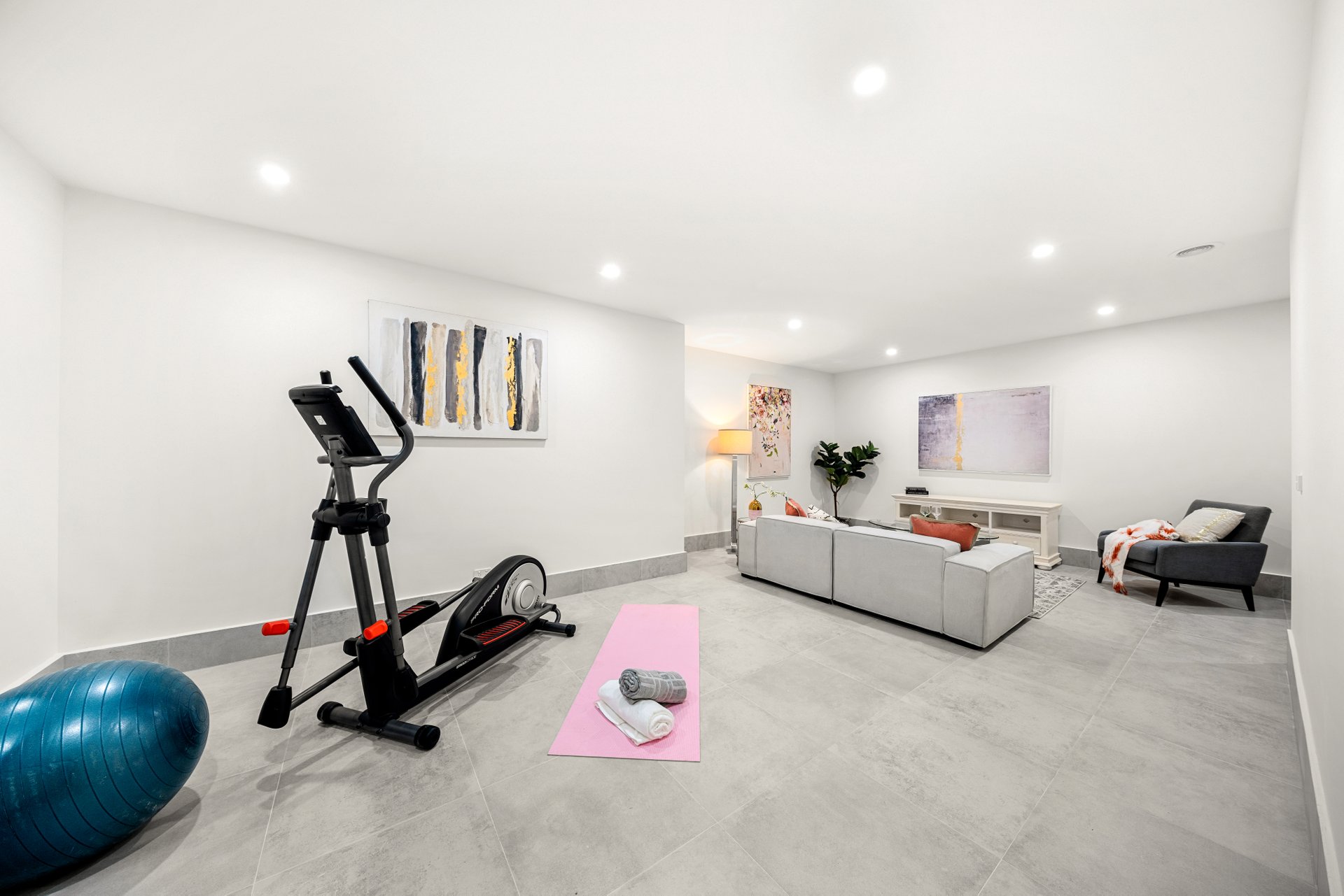 Property Gallery Thumbnail 12