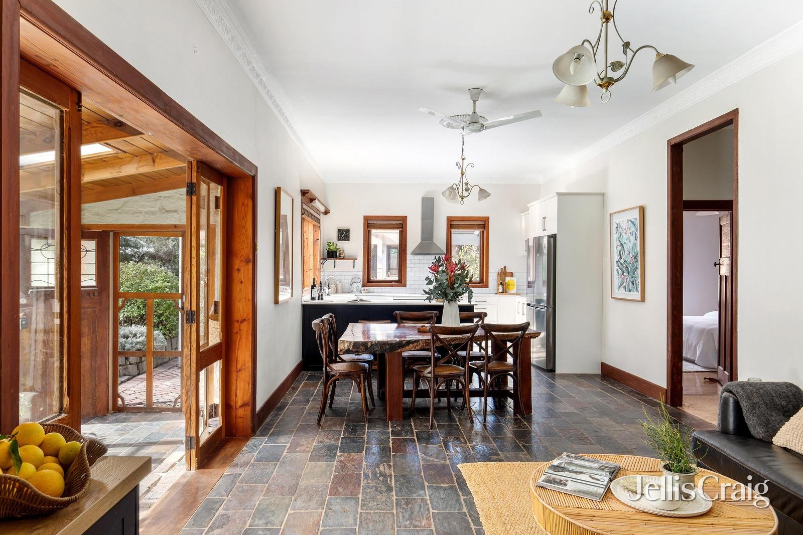 150 Cherry Tree Road, Hurstbridge image 5