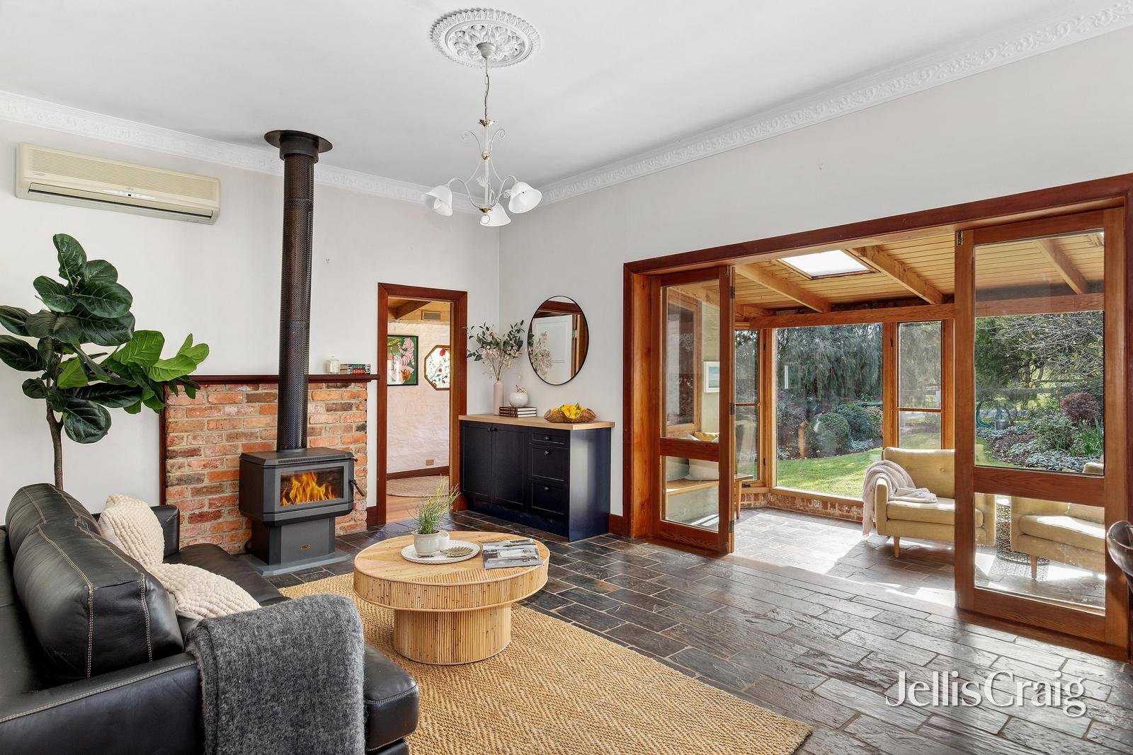 150 Cherry Tree Road, Hurstbridge image 6