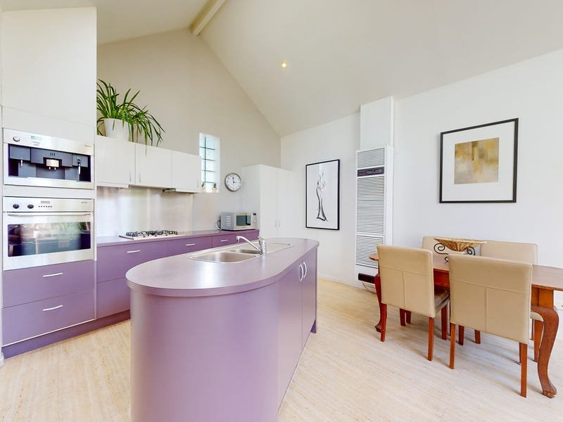 150 Danks Street, Albert Park image 2
