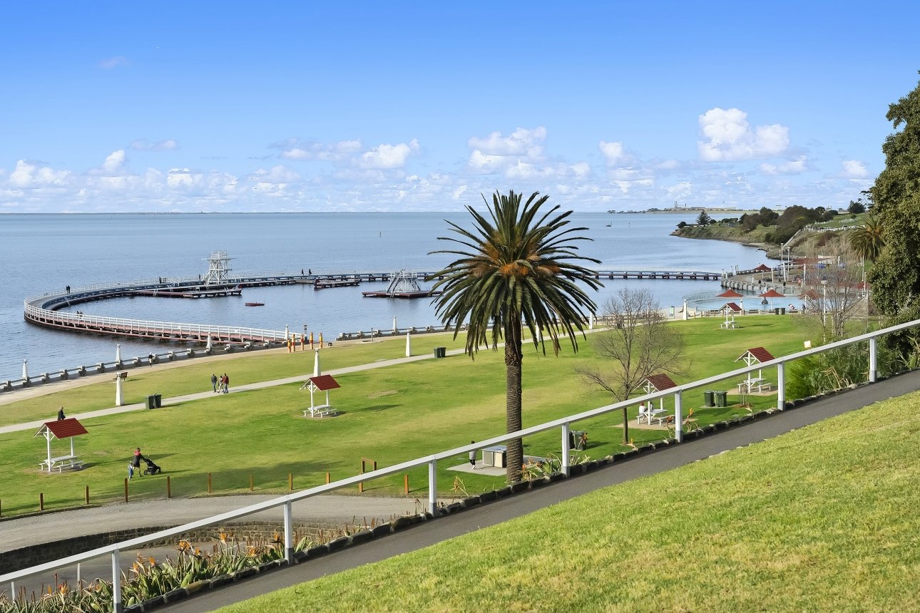 1/50 Eastern Beach Road, Geelong image 3