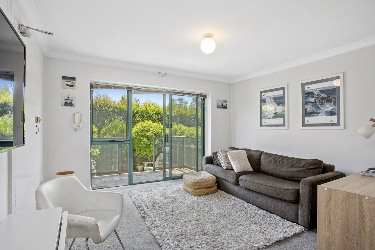 1/50 Eastern Beach Road, Geelong image 4