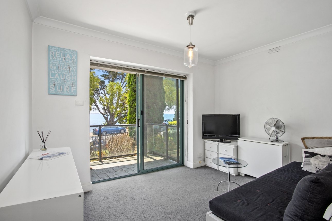 1/50 Eastern Beach Road, Geelong image 6