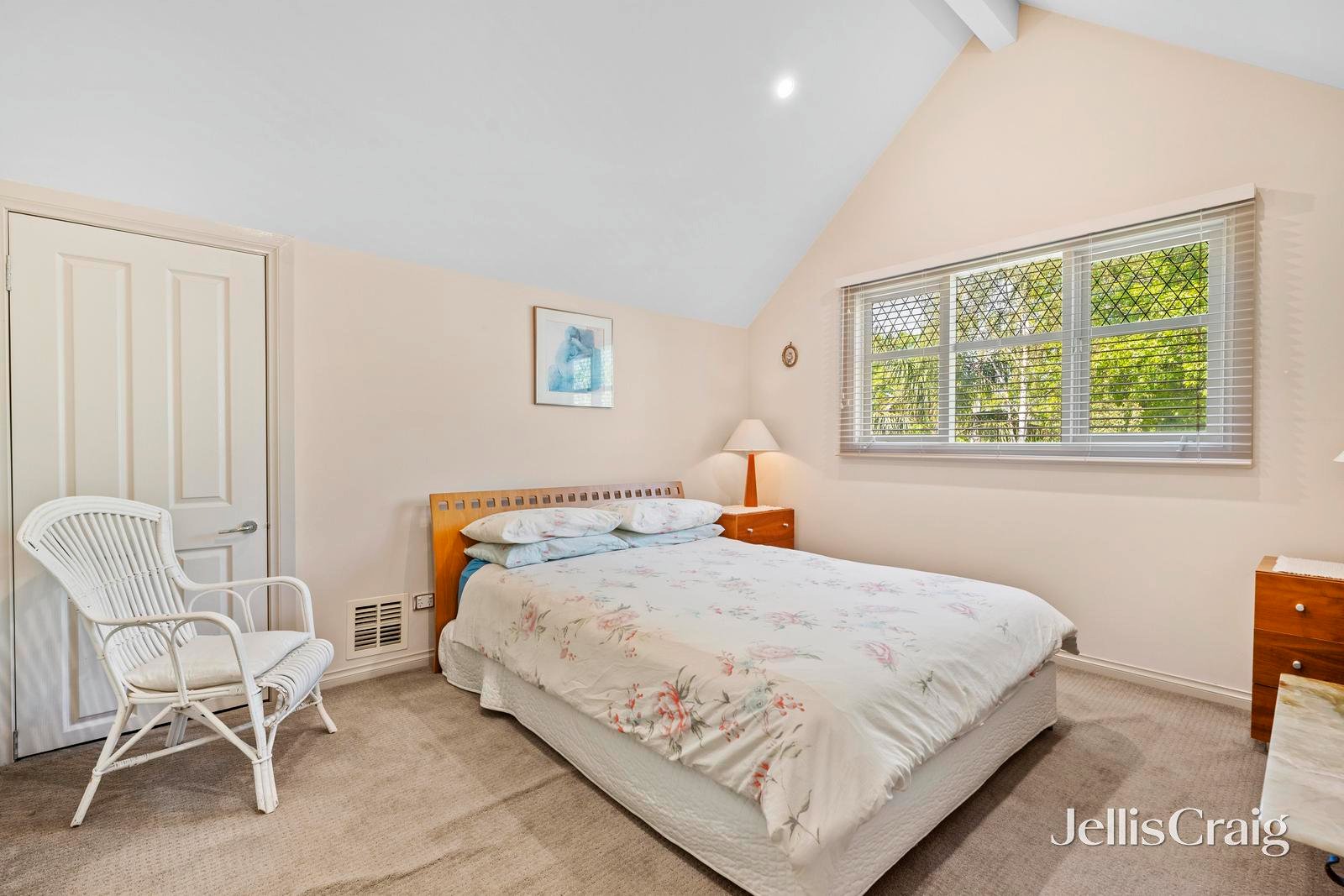 1/50 Monash Street, Box Hill South image 4