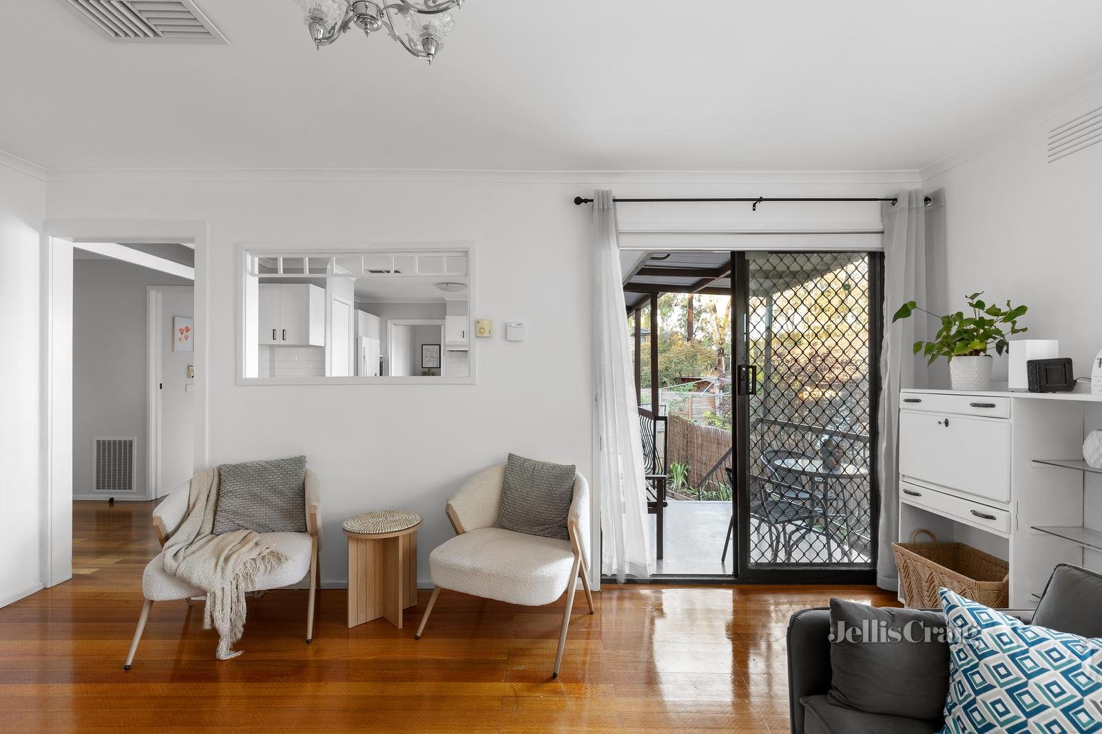 1/50 Scotland Avenue, Greensborough image 3