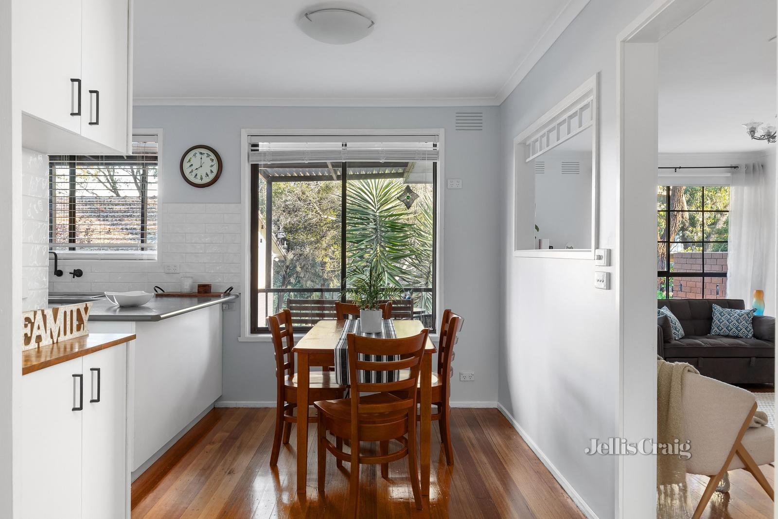 1/50 Scotland Avenue, Greensborough image 8