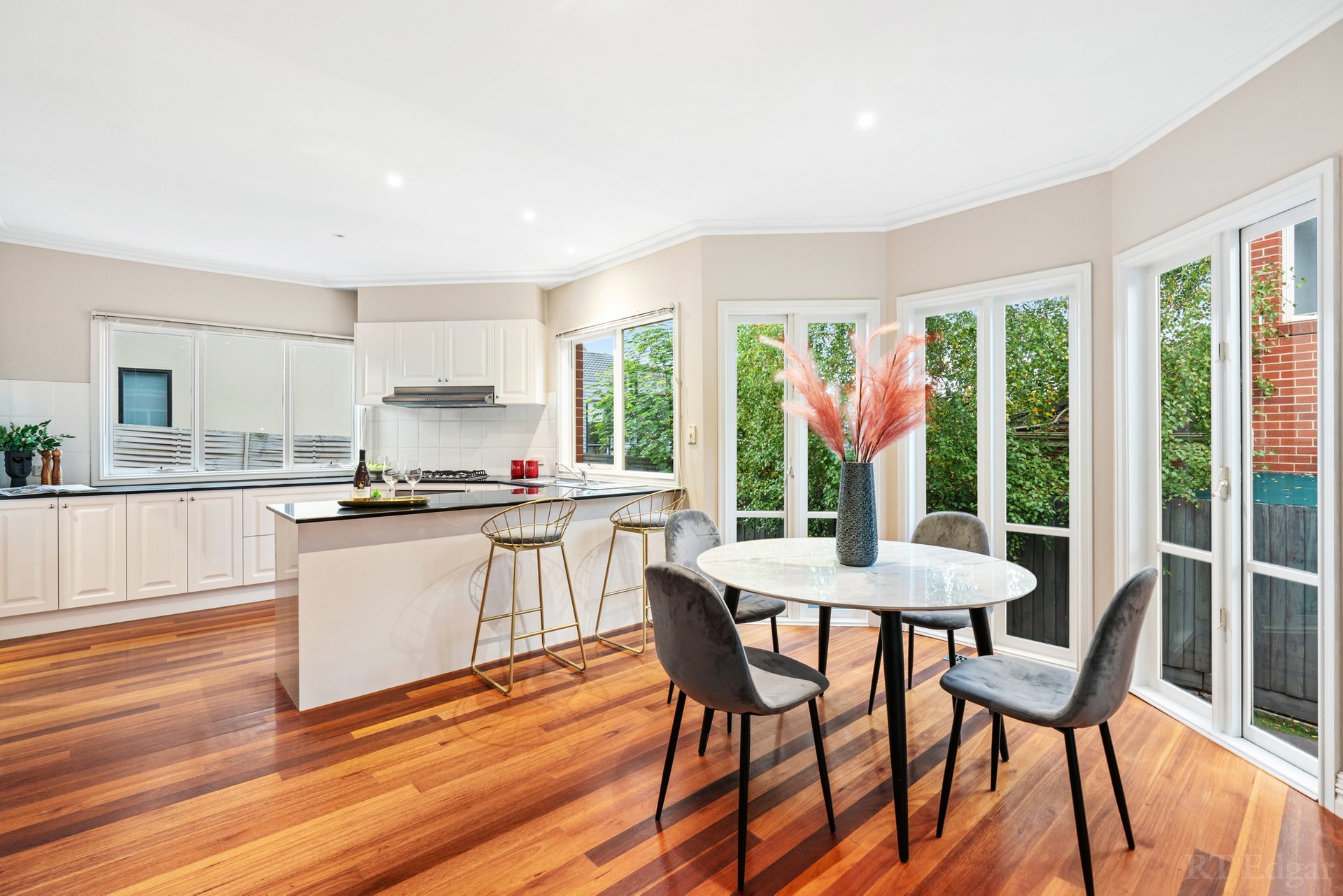 Property Gallery Thumbnail 6