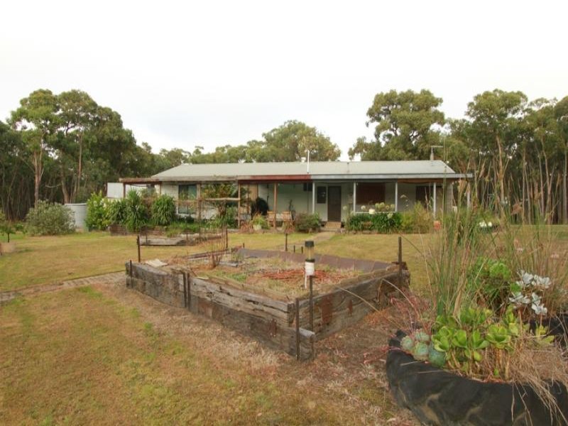 150 Tiligs Road, Scarsdale image 1