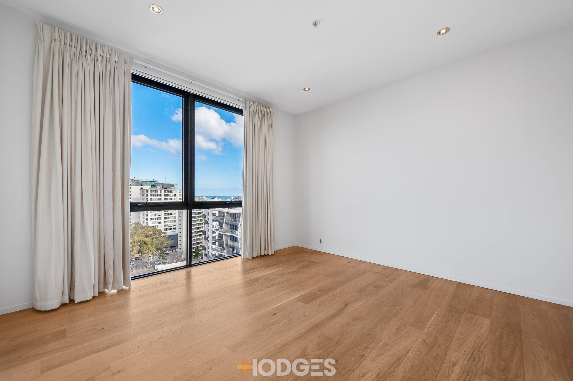 1503 / 610 St Kilda Road MELBOURNE