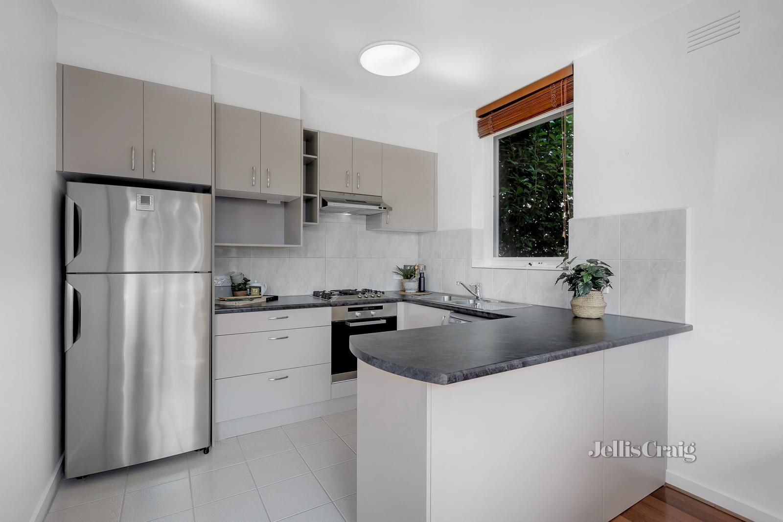 1/508 Glenferrie Road, Hawthorn image 3