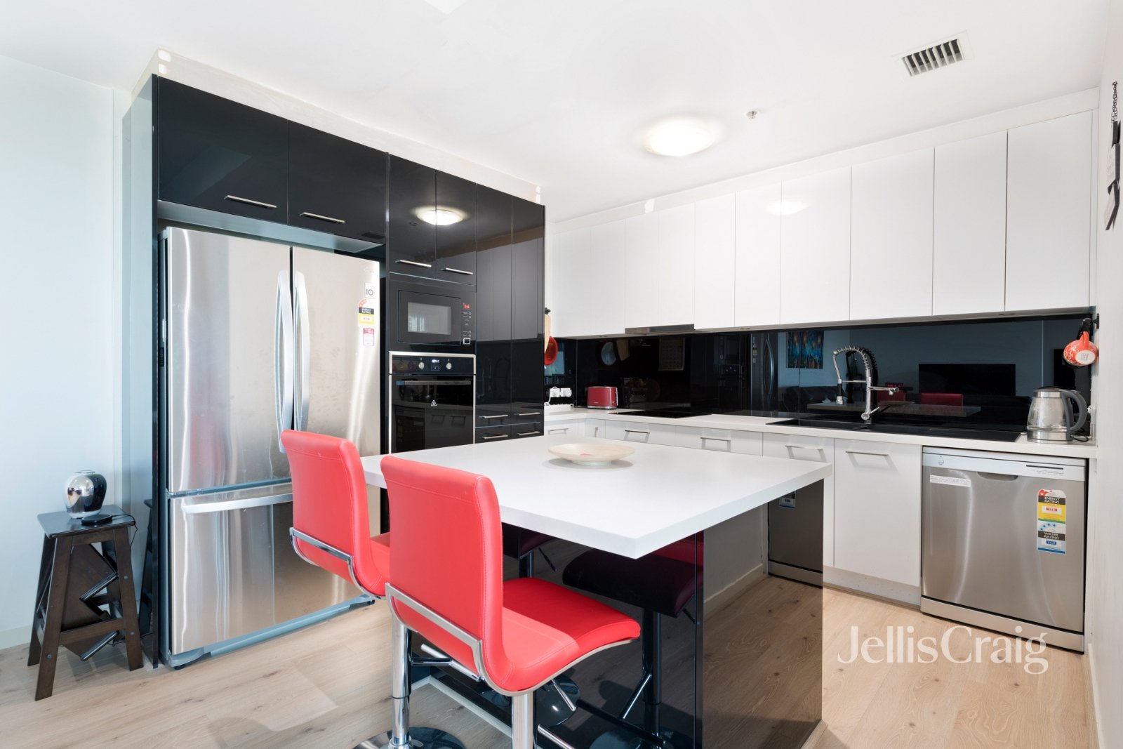 1508/582 St Kilda Road, Melbourne image 2