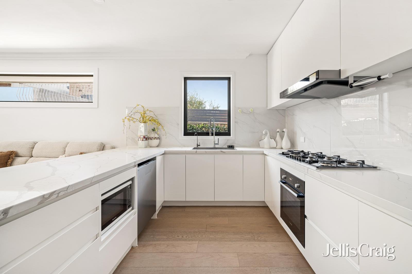 151 Bay Road, Sandringham image 3
