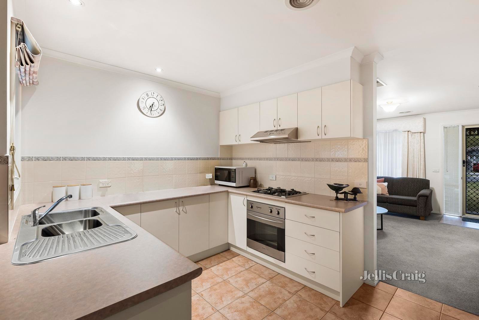 1/51 Bayfield Road West, Bayswater North image 6