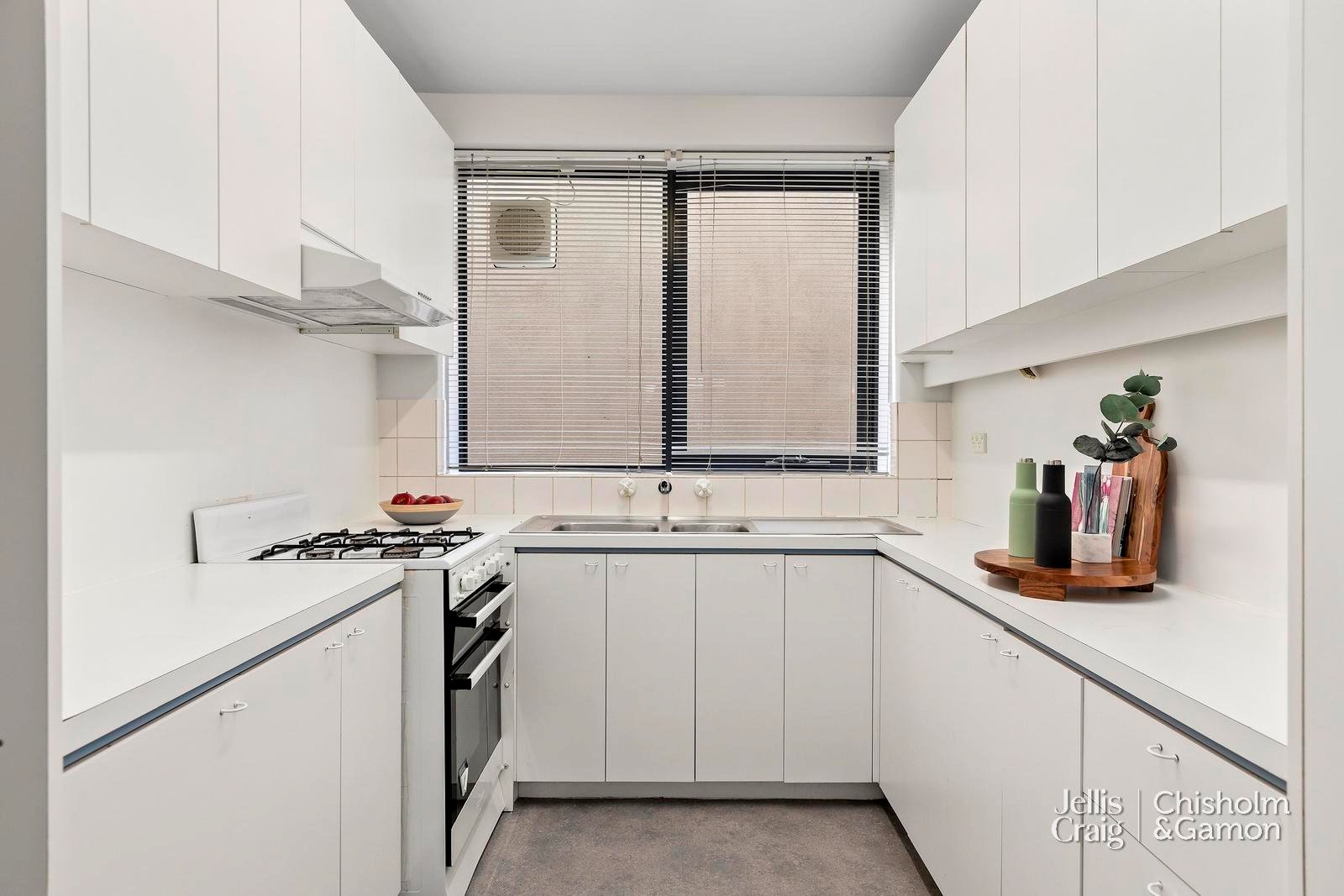 1/51 Ruskin Street, Elwood image 3