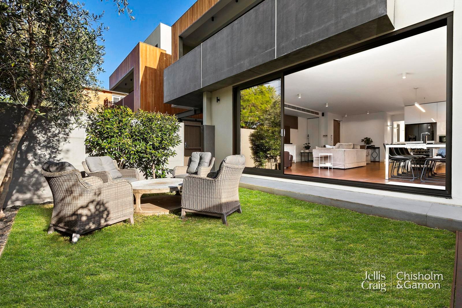 1/51 Spray Street, Elwood image 1