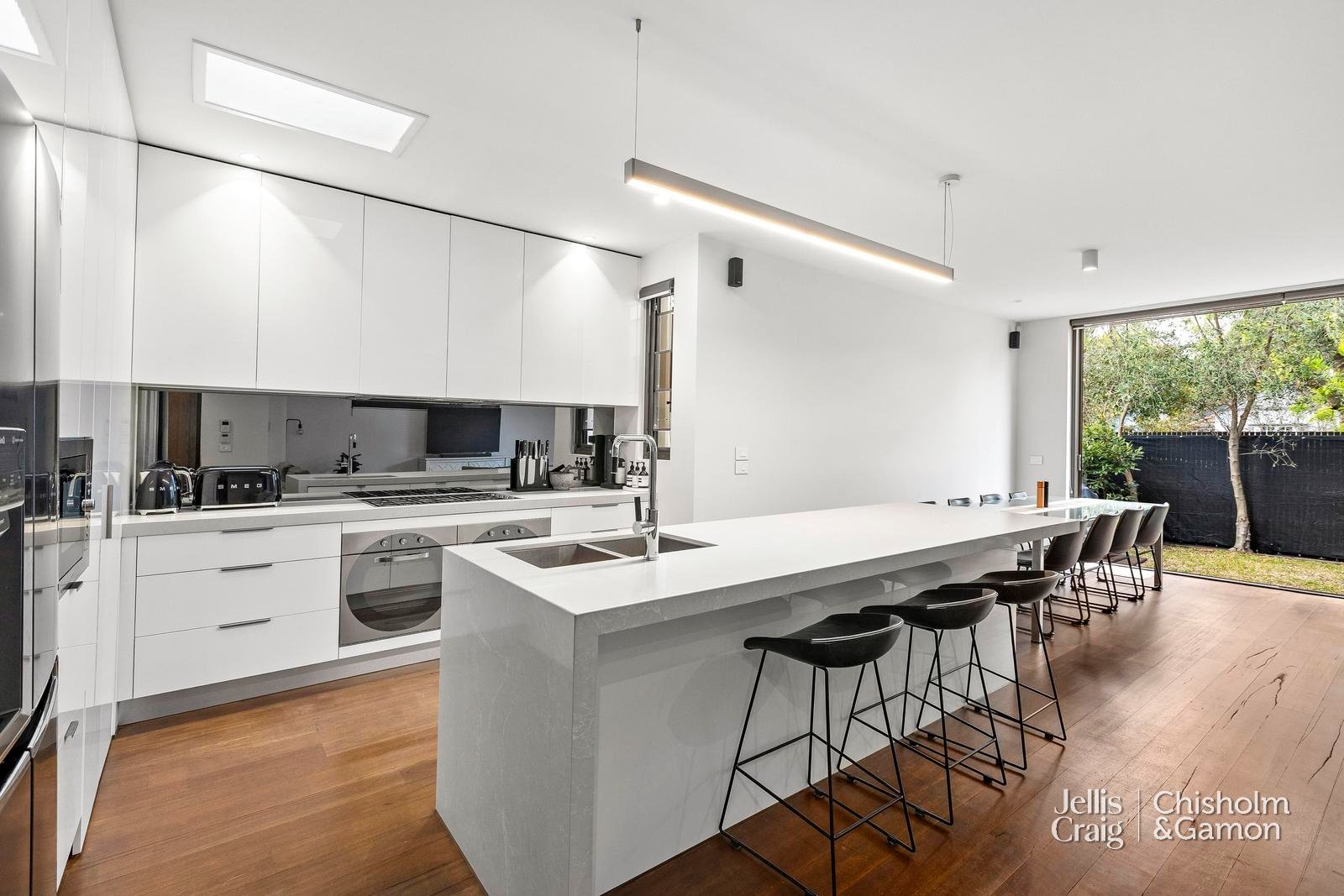 1/51 Spray Street, Elwood image 2