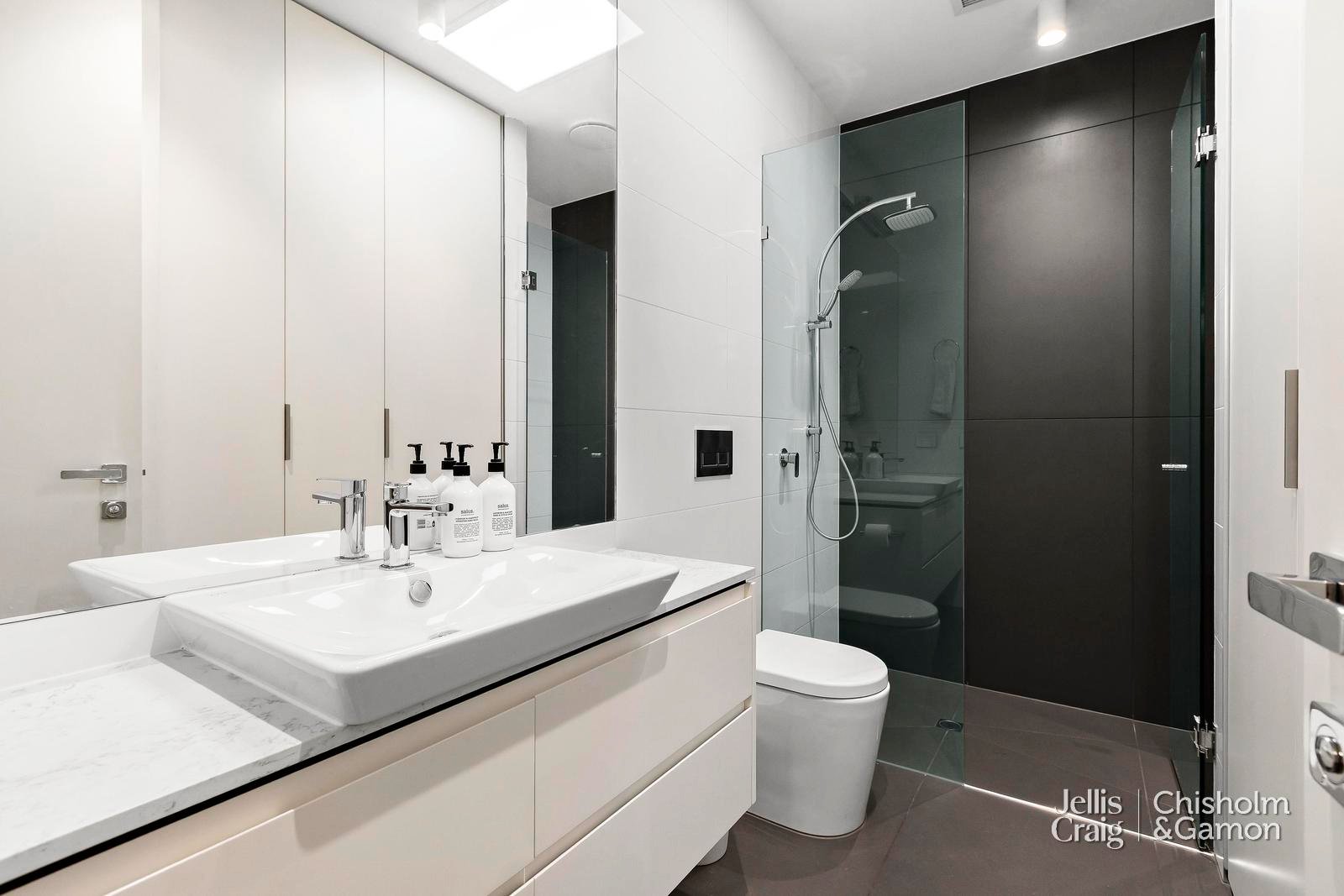 1/51 Spray Street, Elwood image 11