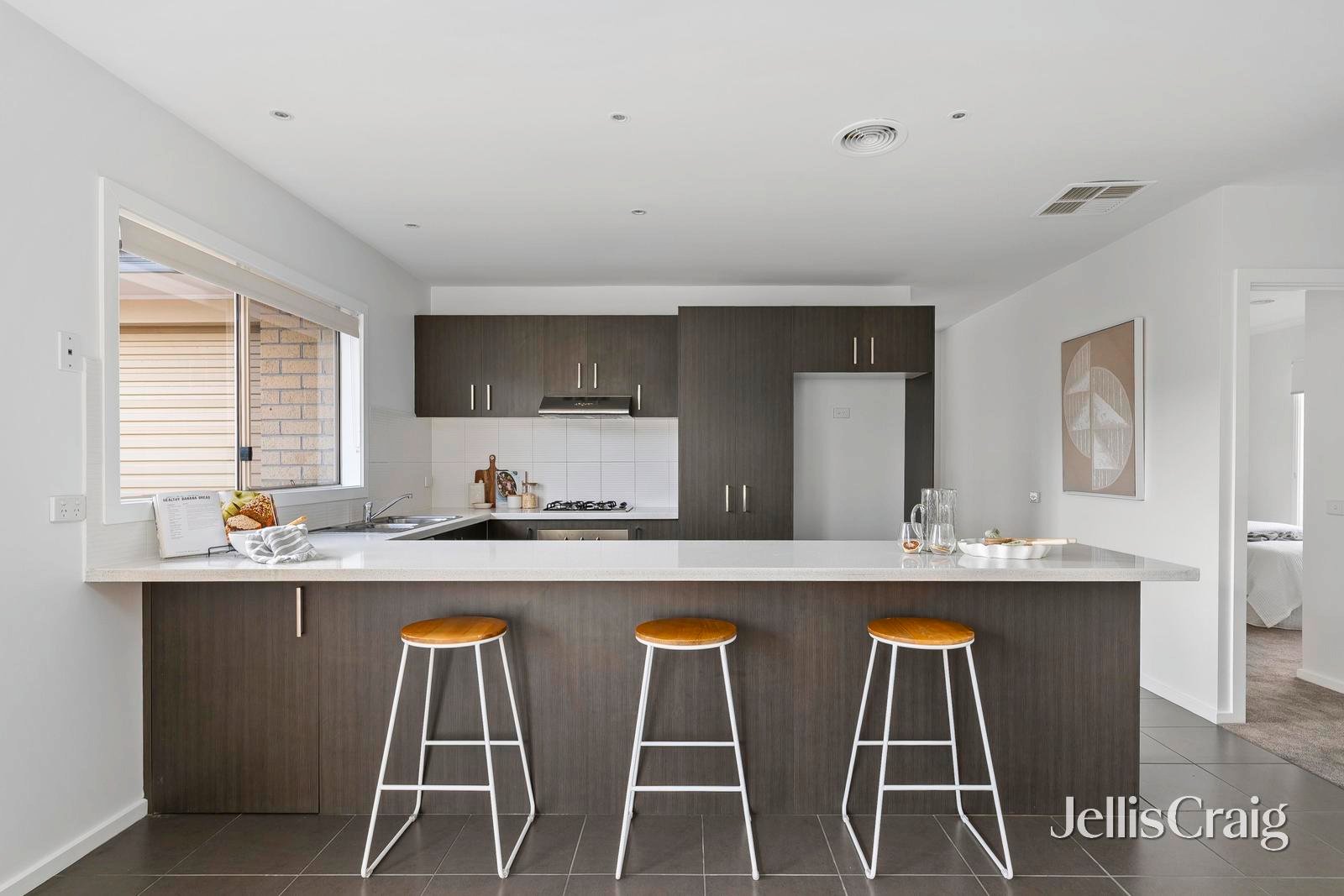 15/110 Bungower Road, Mornington image 3