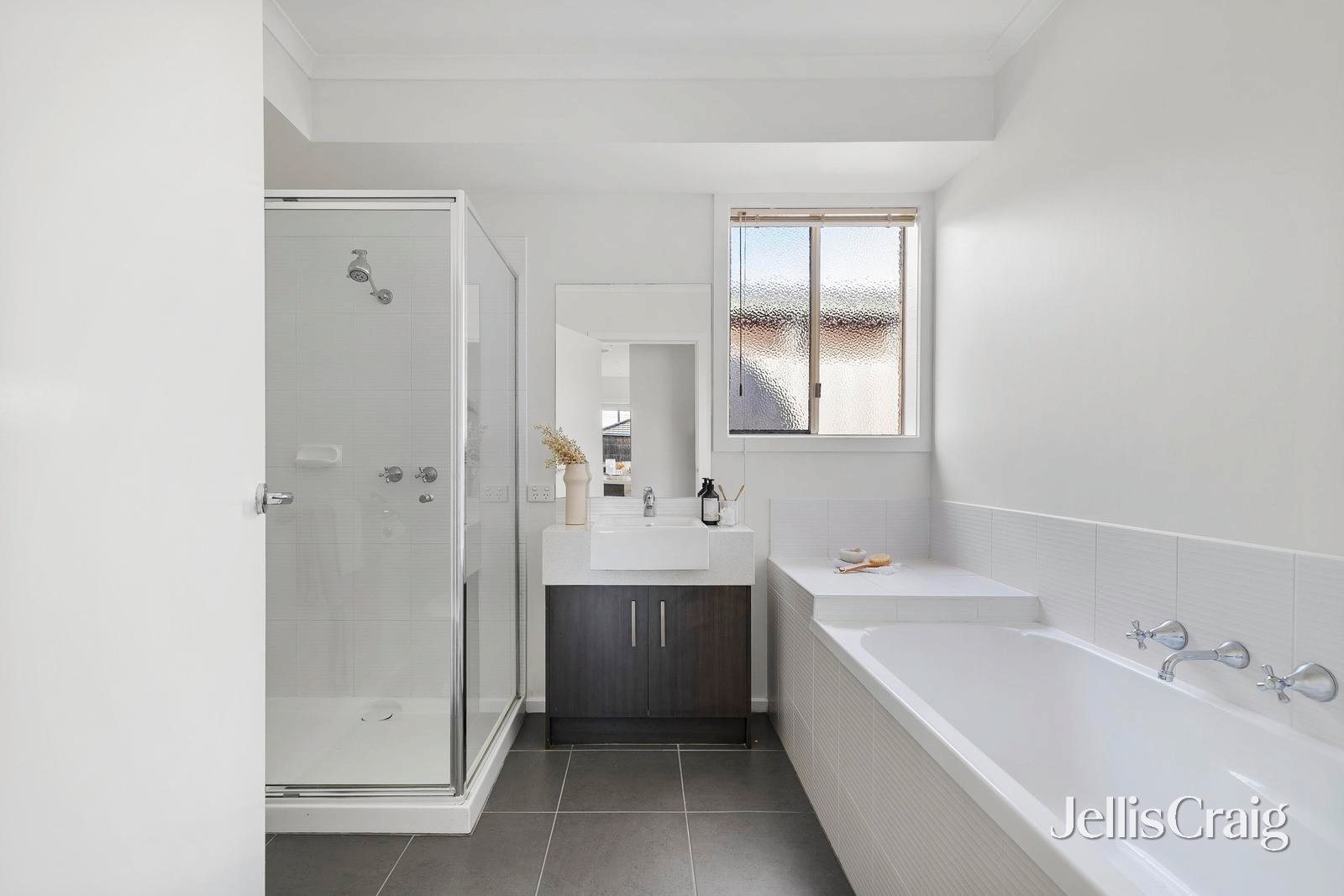 15/110 Bungower Road, Mornington image 9