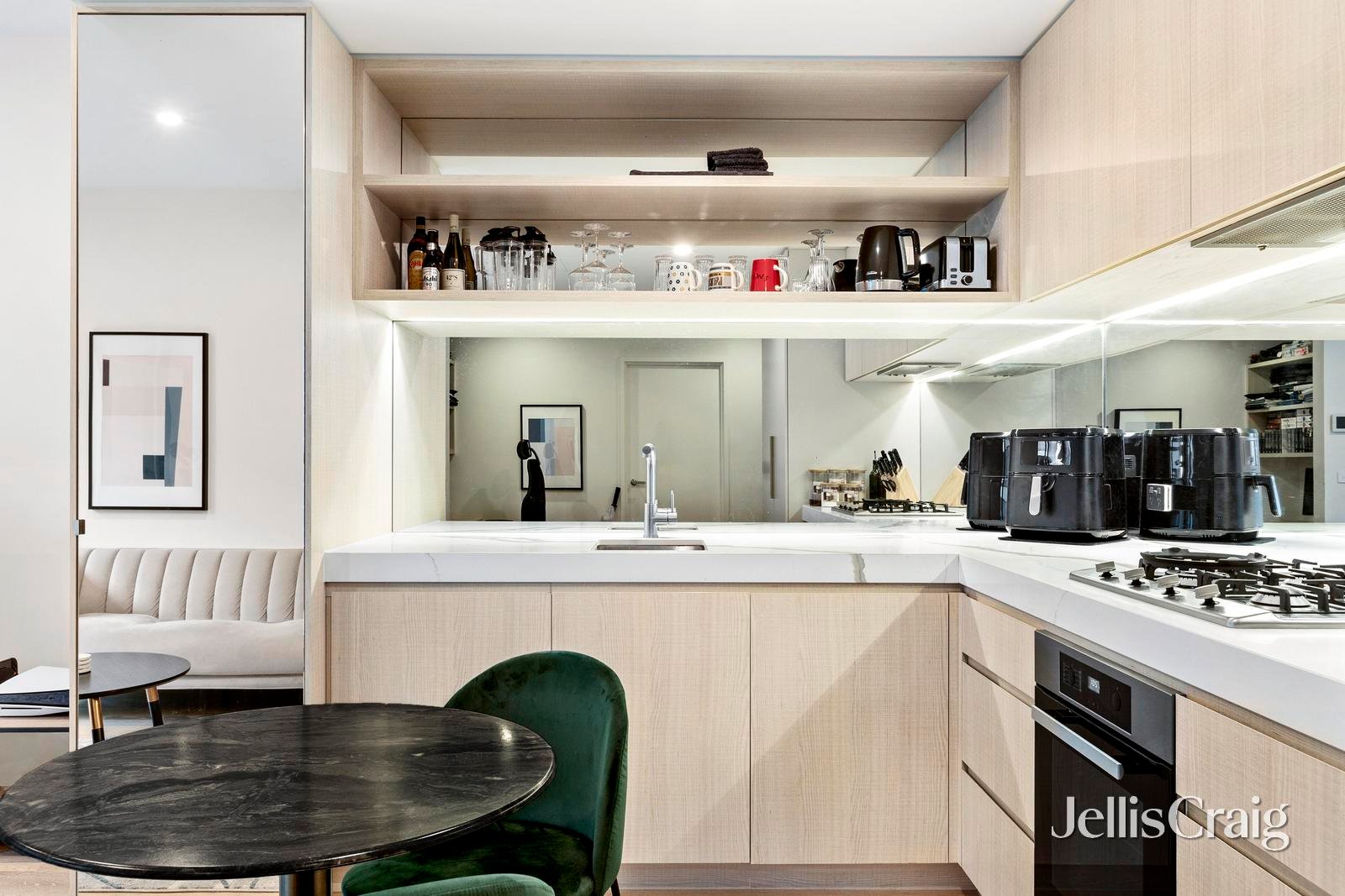 1511/105 Batman Street, West&nbsp;Melbourne image 2