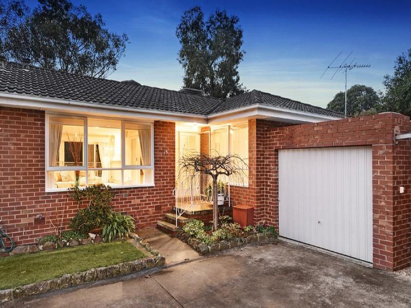 15/17 Kingsley Crescent, Mont Albert image 1