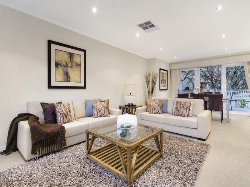 15/17 Kingsley Crescent, Mont Albert image 2