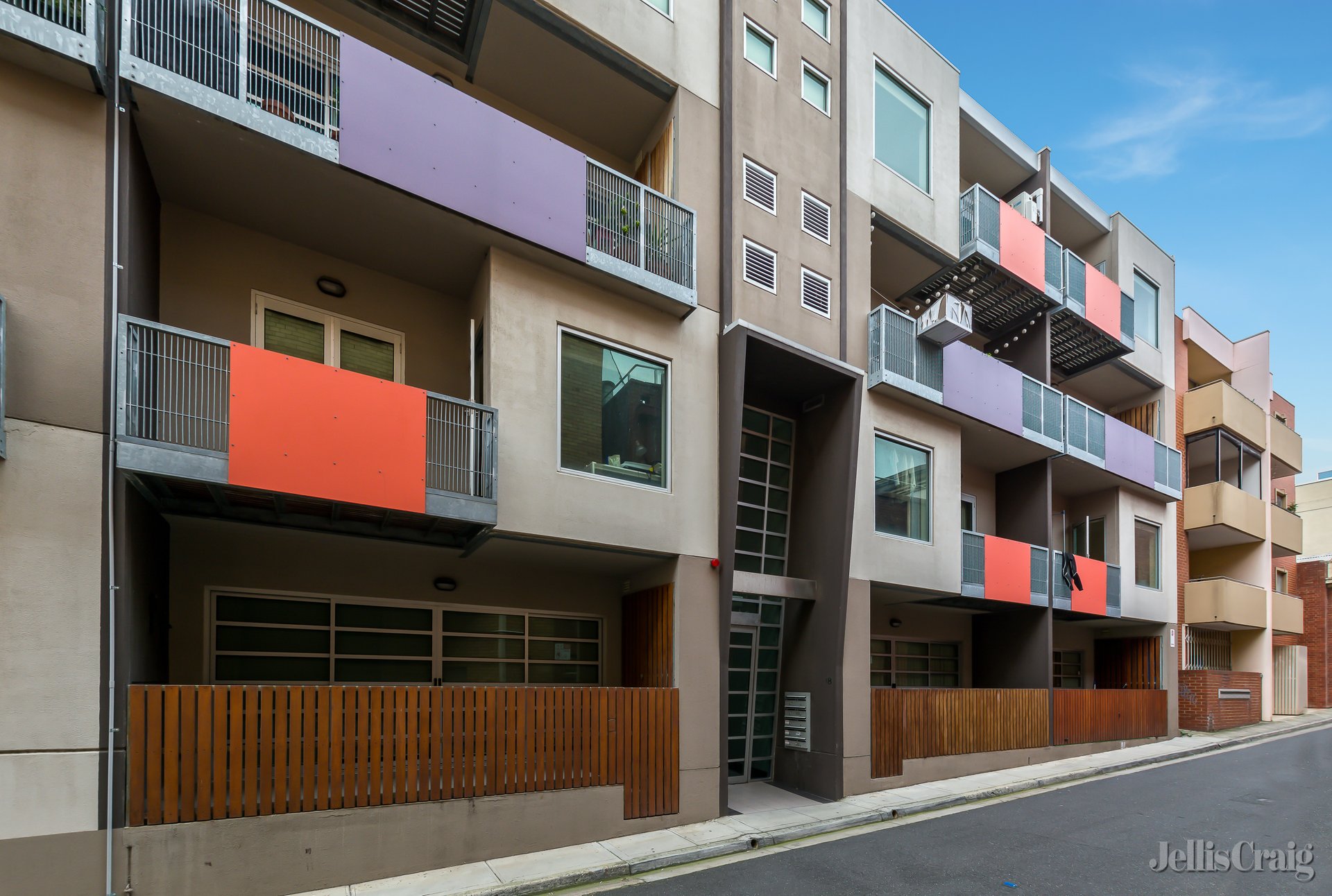 15/18 Tyrone Street, North Melbourne image 1