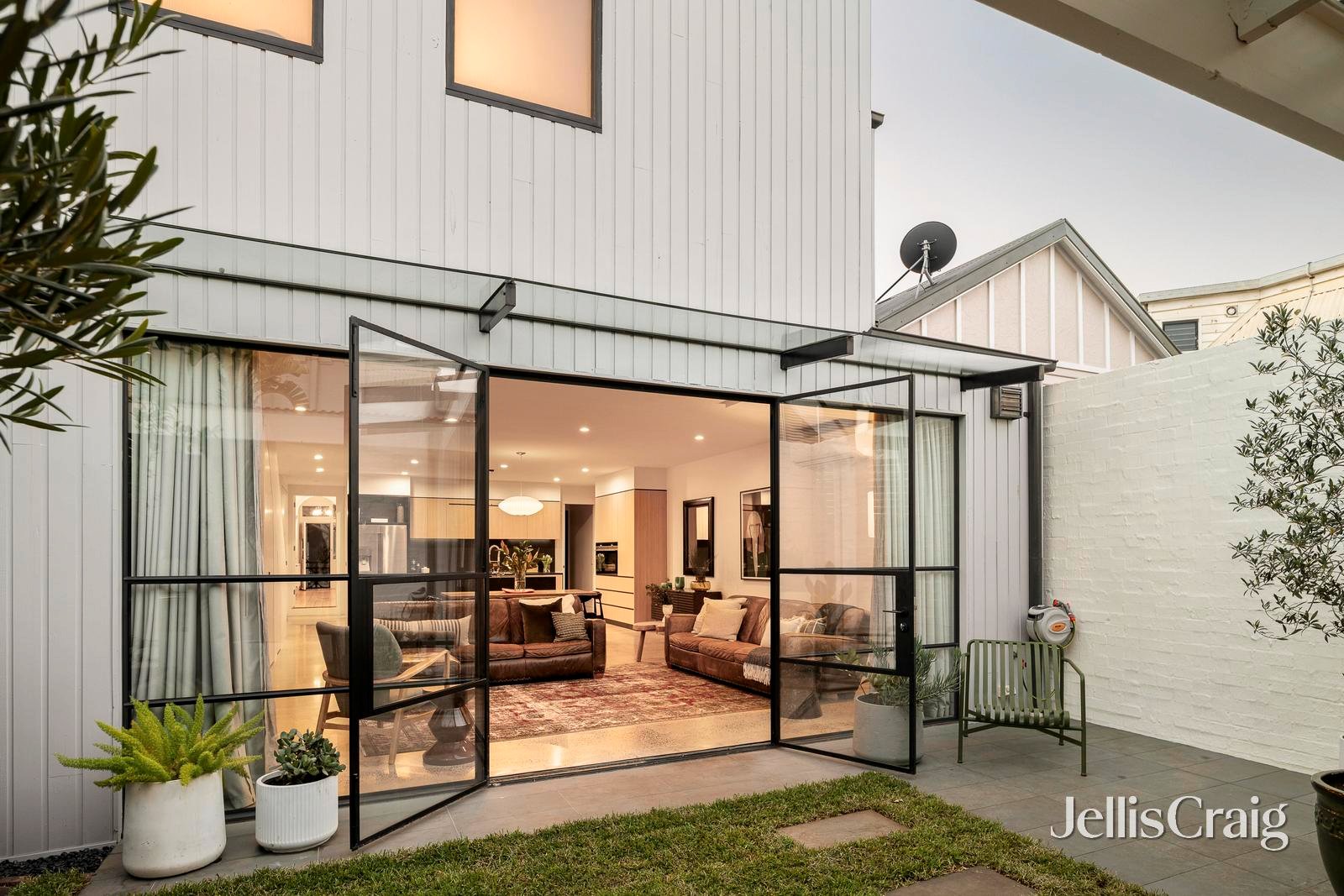 152 Clark Street, Port&nbsp;Melbourne image 2