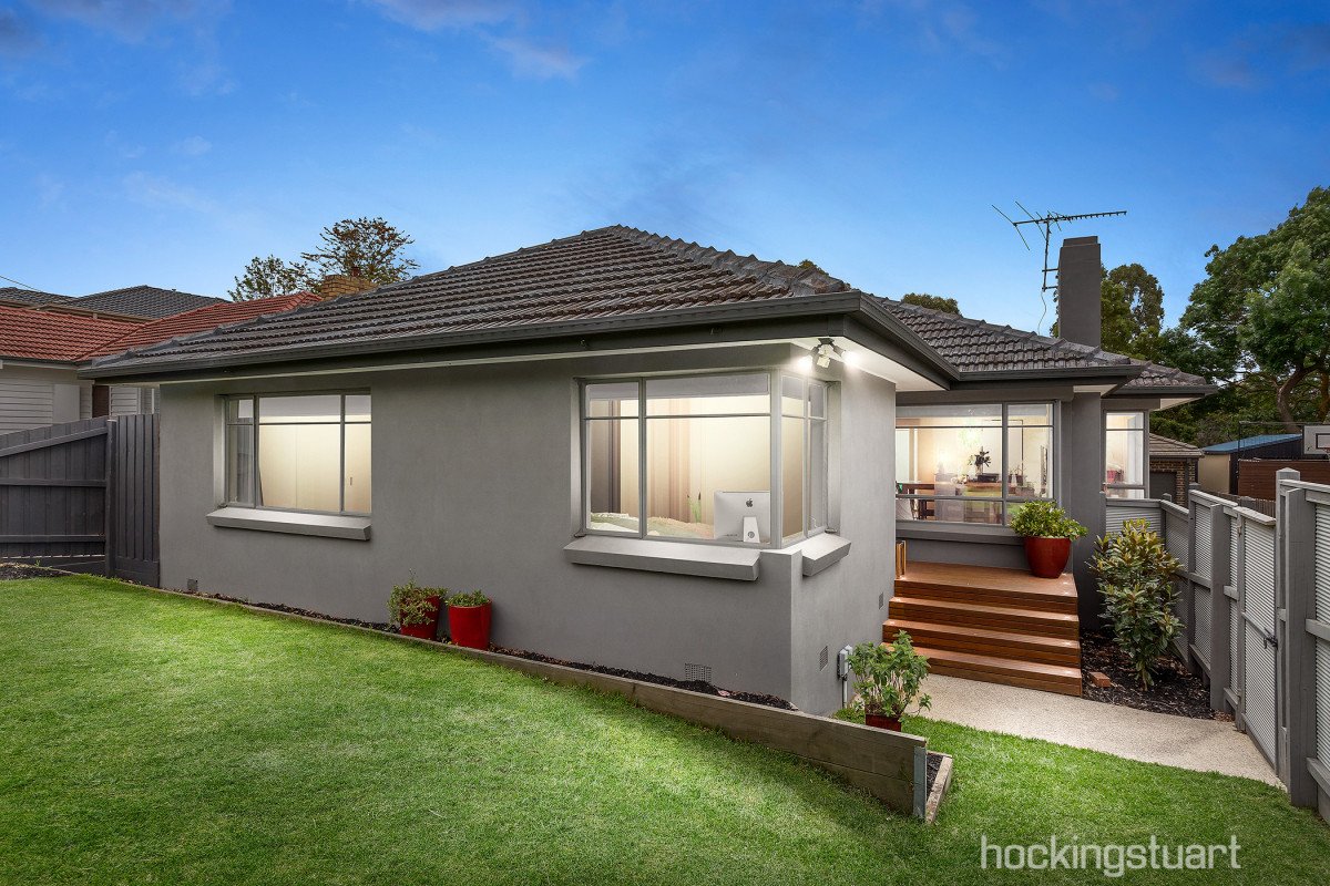 1/52 Eram Road, Box Hill North image 1