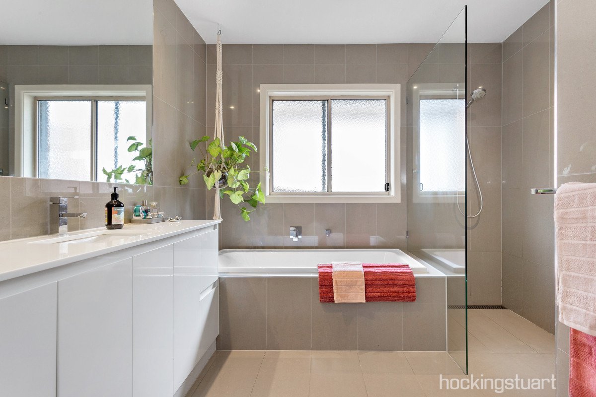 1/52 Eram Road, Box Hill North image 7